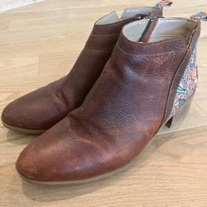 Inkkas Brown Leather Ankle Boots w/ Floral Heel | Size 9